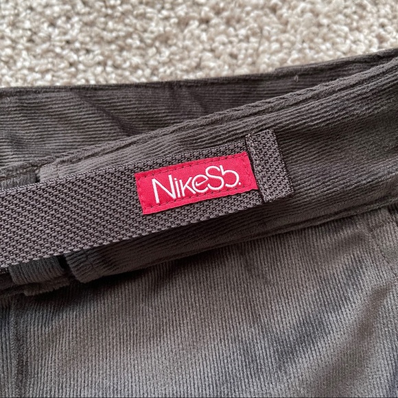 Nike Sb Dry Corduroy Skateboard Shorts Brown Mens - Picture 2 of 6